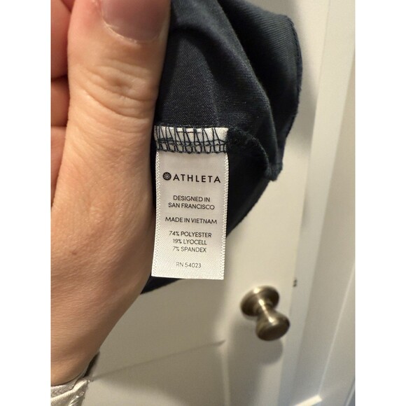 Women’s Athleta Navy Essence Twist Tee Top Short Sleeve Basic Activewear Size XS - Picture 3 of 4